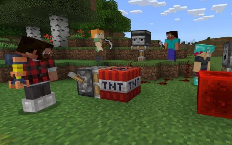 Kết hợp nguyên liệu để chế tạo vật phẩm trong Minecraft